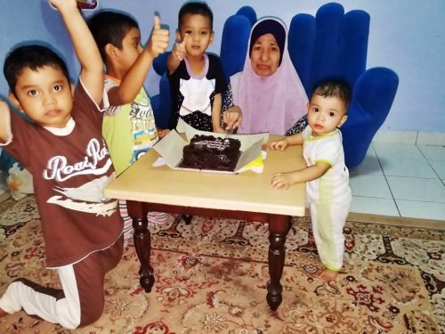 Salam Hari Kelahiran Mak , We Love U Forever