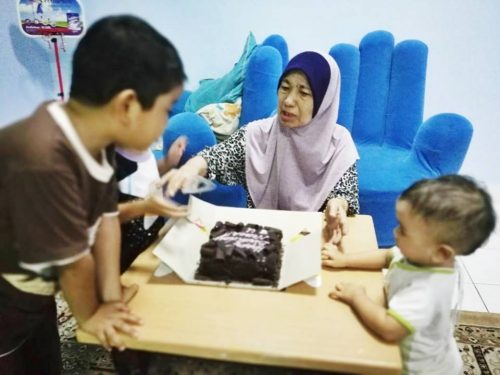 Salam Hari Kelahiran Mak , We Love U Forever