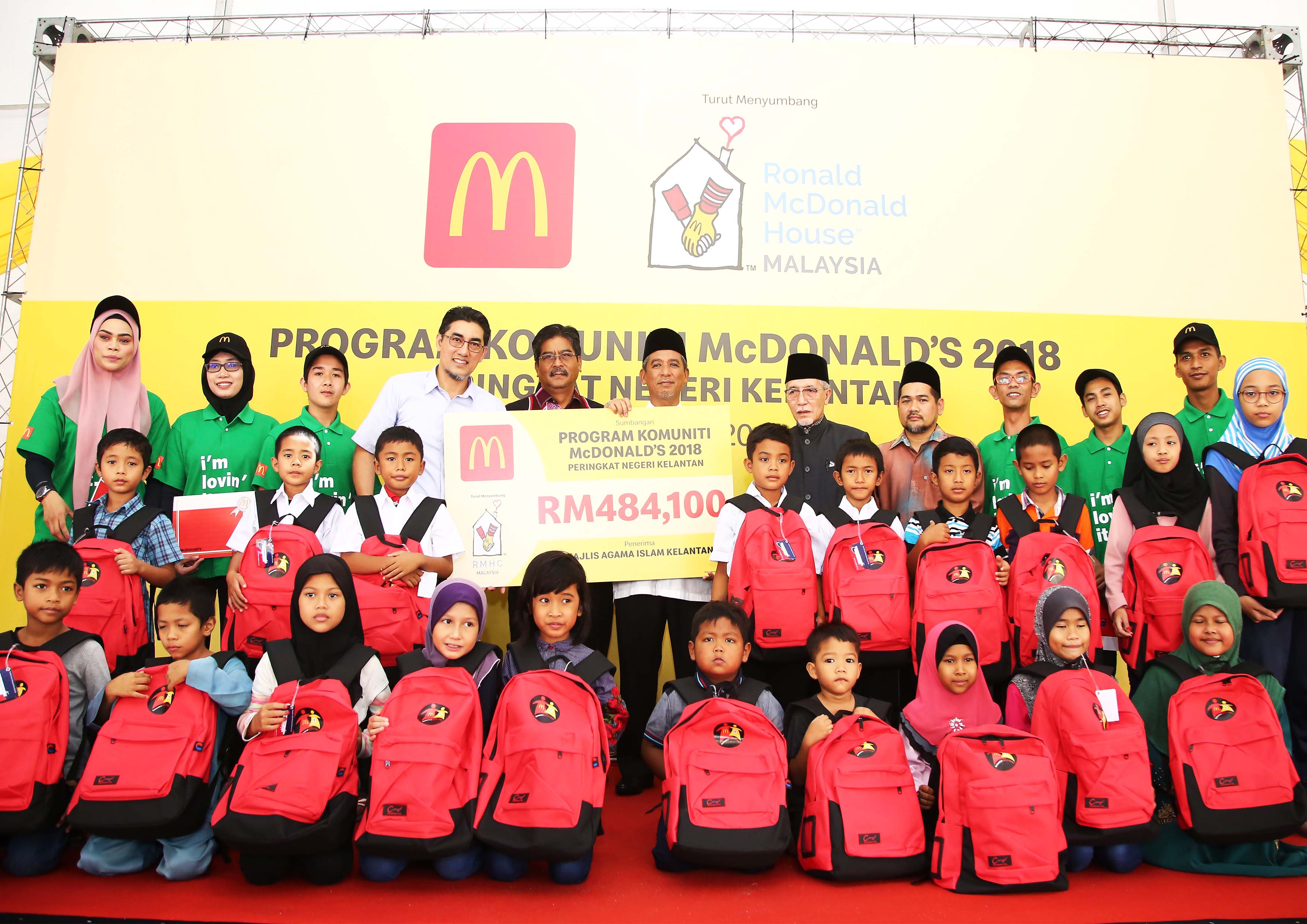 McDonald's Malaysia Hulur Sumbangan ke Pantai Timur