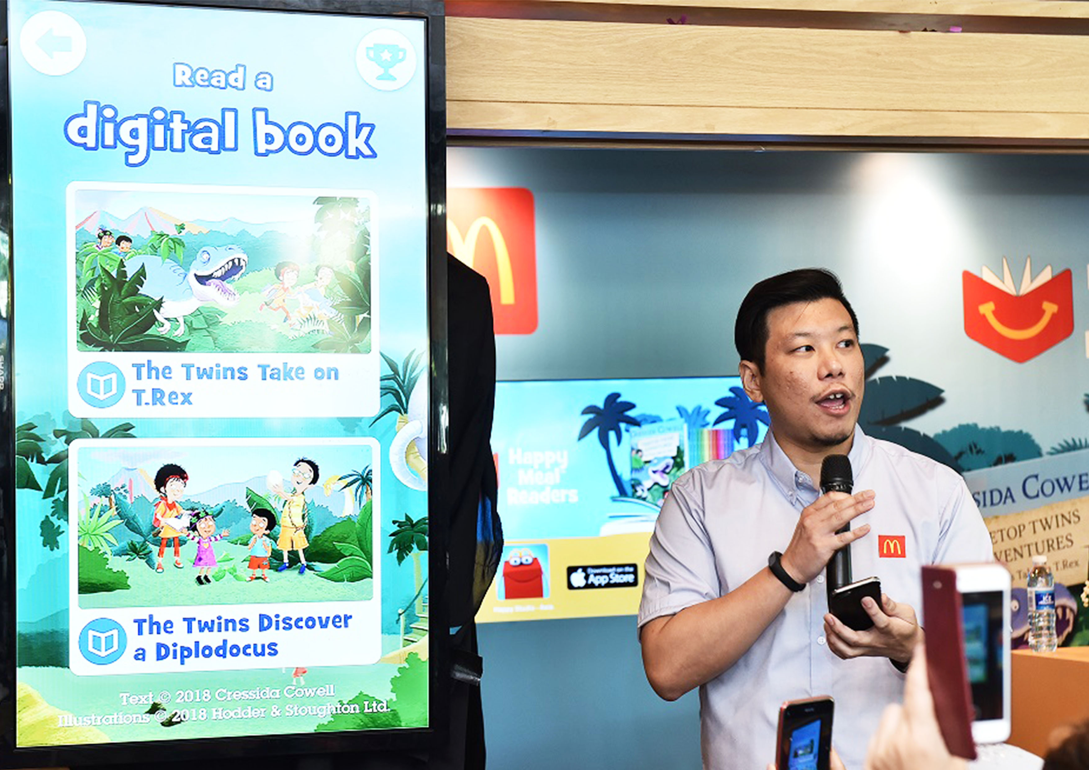 Program Happy Meal Readers erat hubungan kekeluargaan dengan aktiviti membaca