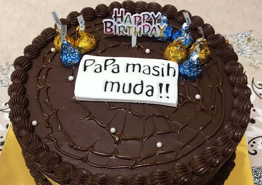 Salam Hari Kelahiran, Papa Masih Muda