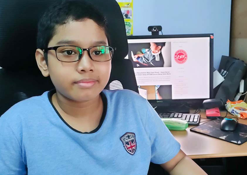 OPTOM Bangi Pakar Optometrik Ada Cermin Mata Kanak Kanak Lindung Dari Gajet